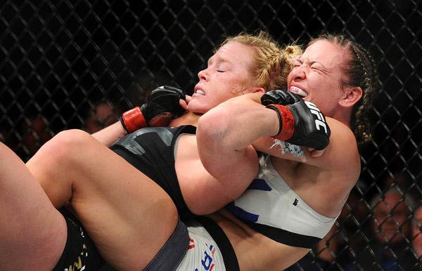 Holly Holm Vs. Miesha Tate By Wally Skalij For Los Angeles Times